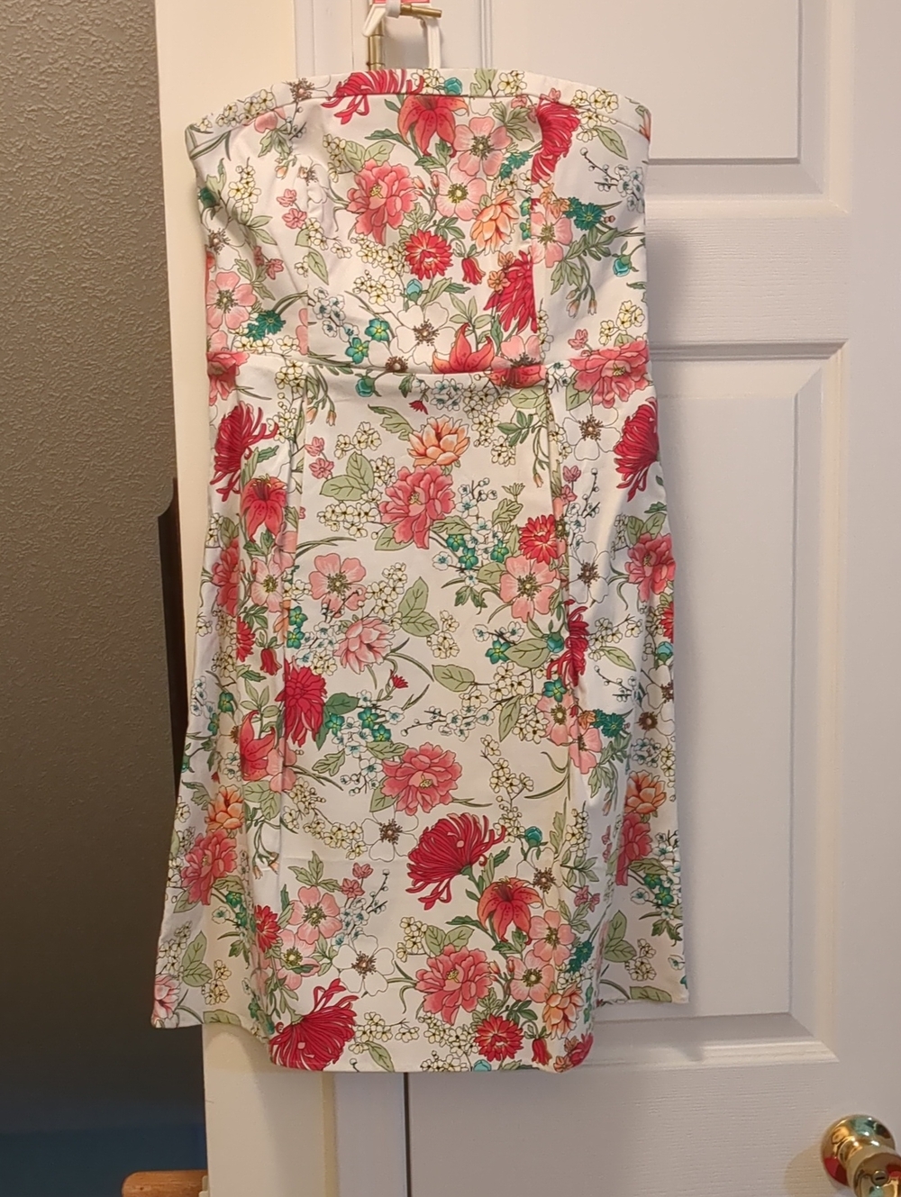 Old Navy Strapless Floral Dress in White with Pink & Red Flowers